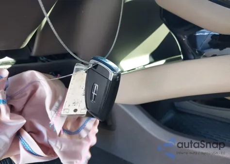 2022 Lincoln Nautilus Reserve z USA, uszkodzony, nr VIN 2LMPJ8K93NBL06069